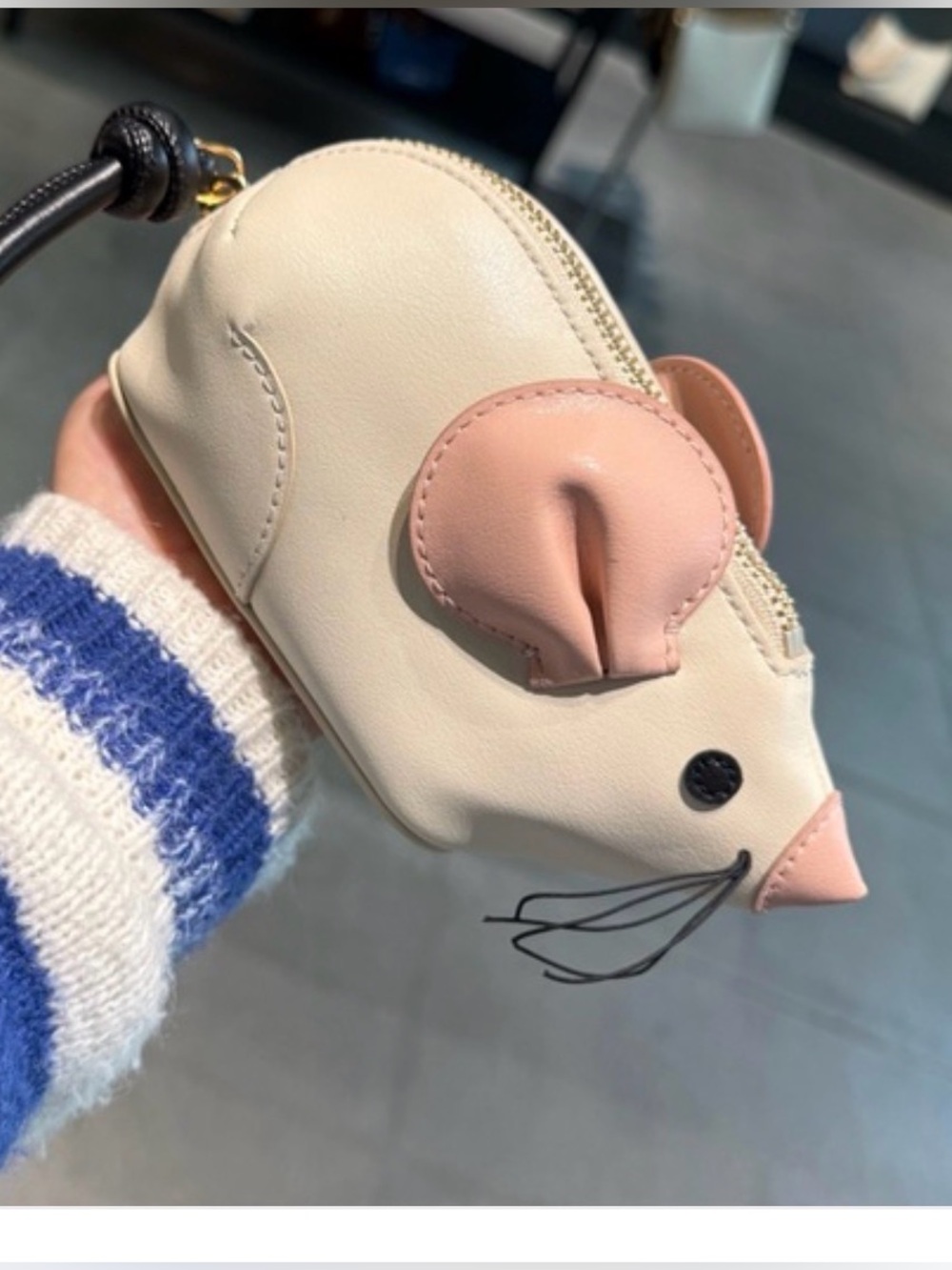 Marc Jacobs Mini Leather Mouse Wristlet - Discontinued And Hard To Find - Picture 4 of 6
